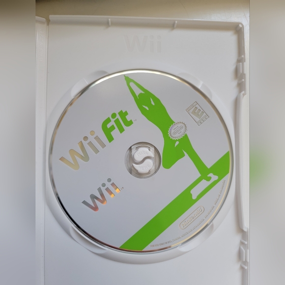 Wii Fit & Balance Board - Nintendo Wii Game - Picture 3 of 3